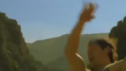 The Land That Time Forgot Fragman