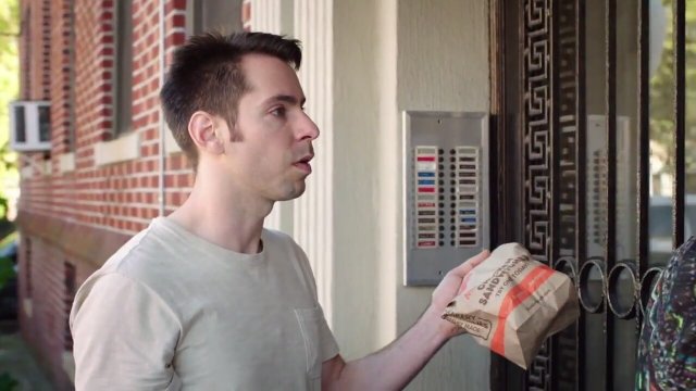 Amira & Sam (2014) fragmanı