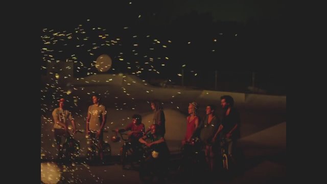 Violet (2014) fragmanı