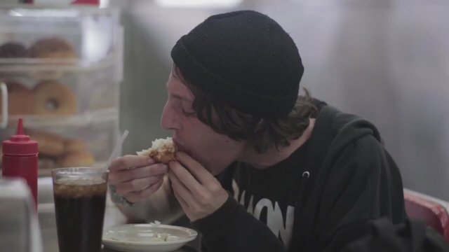 Buzzard (2014) Fragman