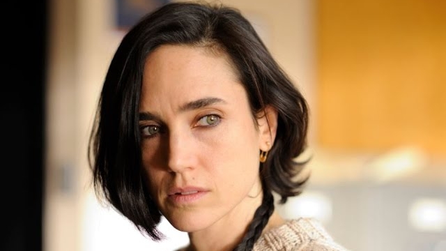 Paramparça (Aloft) Türkçe altyazılı fragman