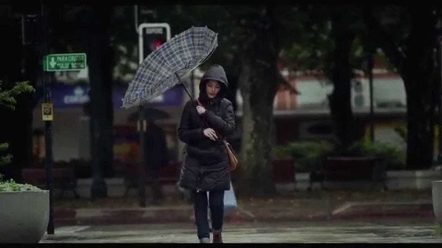 La voz en off (2014) Fragman