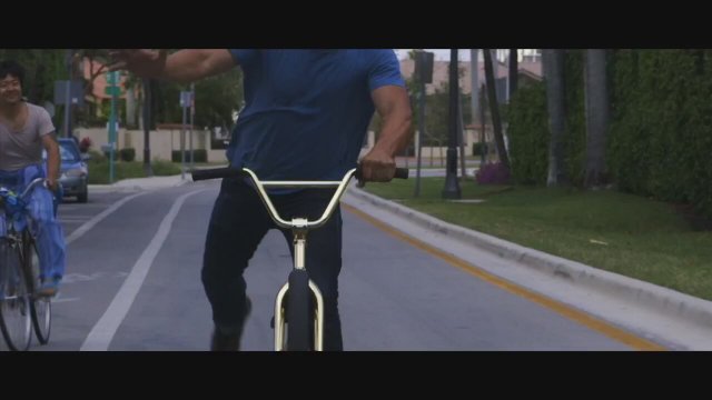 The Strongest Man (2015) Fragman