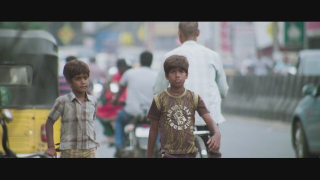 Kaakkaa Muttai (2015) Fragman