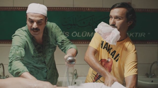 Geniş Aile Yapıştır (2015) Teaser