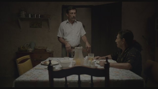 La tierra y la sombra (2015) Fragman