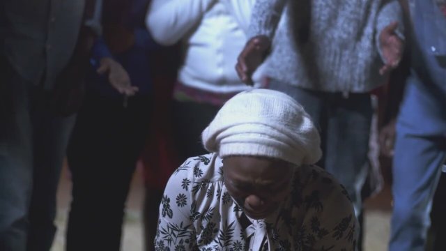 Thina Sobabili (2015) Fragman